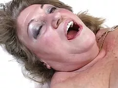 Guardando video porn ...